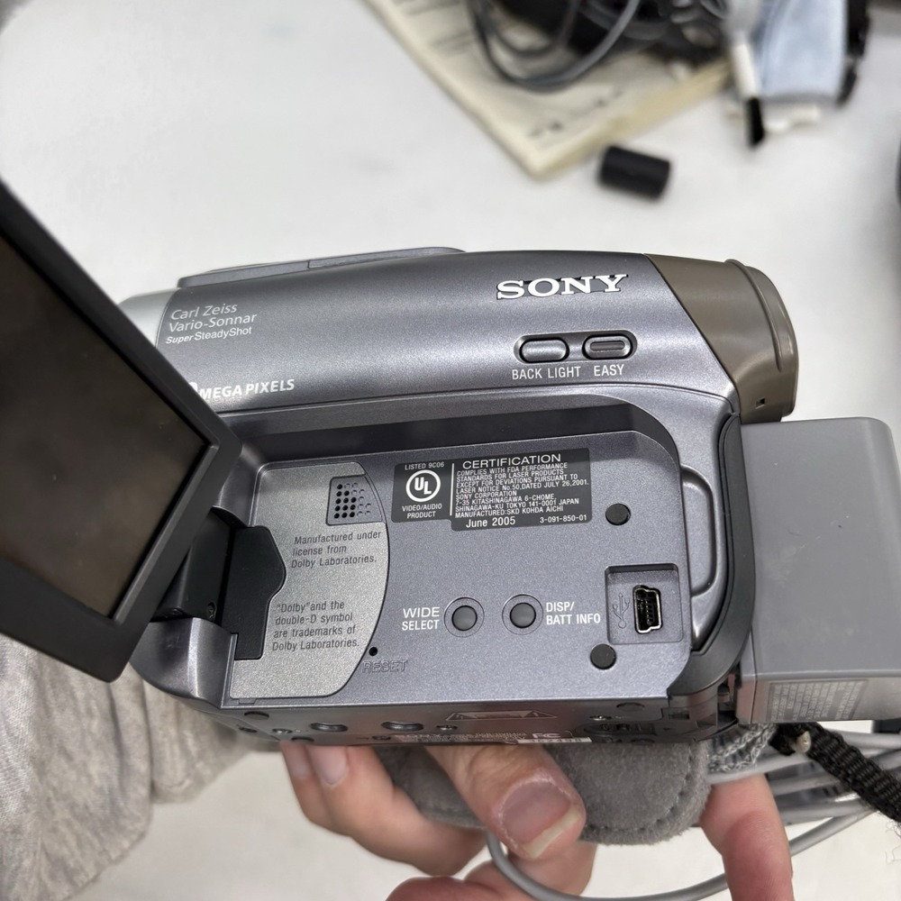 Sony DCR-HC90 NTSC Wide LCD Handycam Bundle Untested - Picture 7 of 14